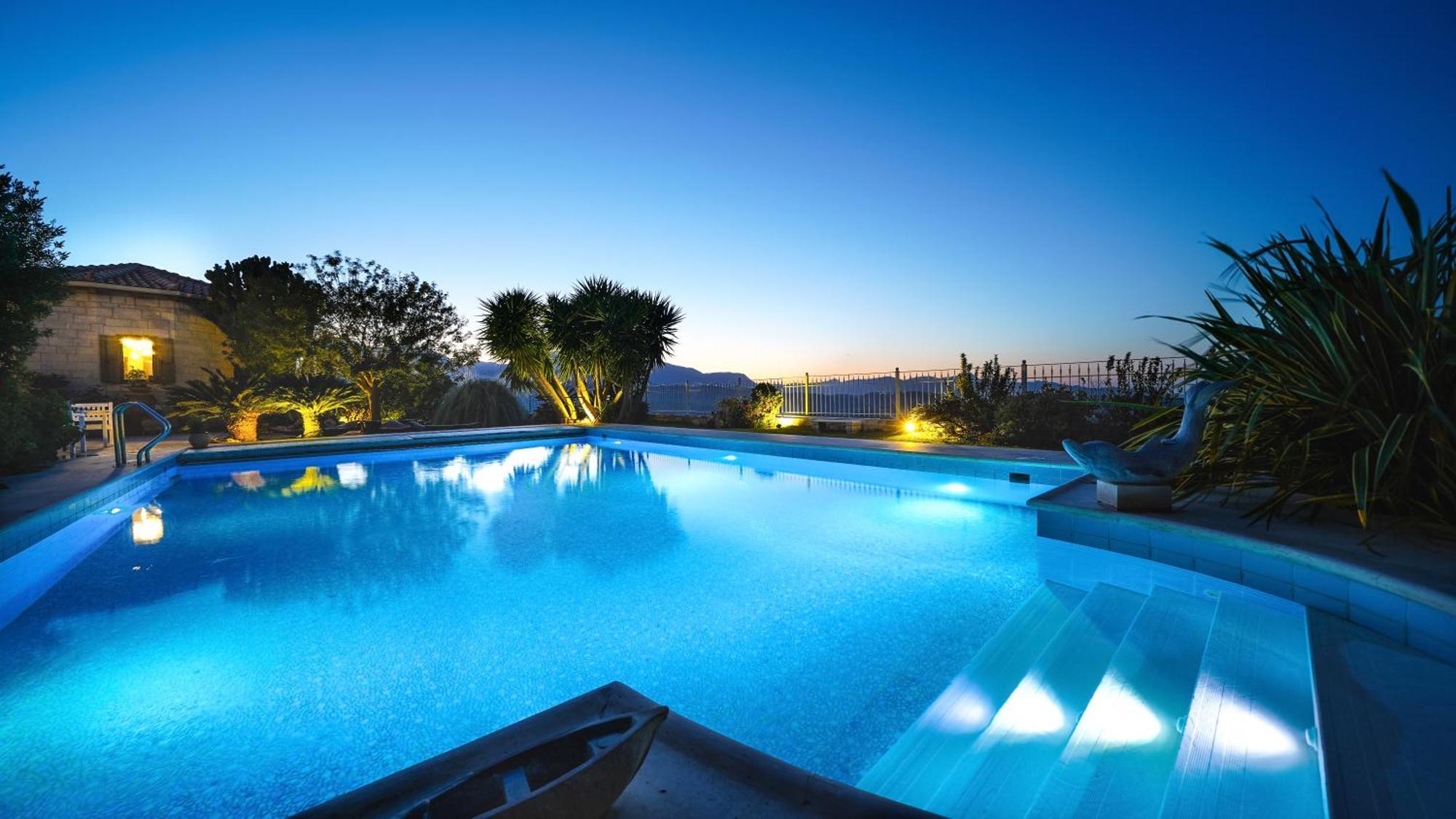 Luxury Villa Allure Dhafnes Экстерьер фото