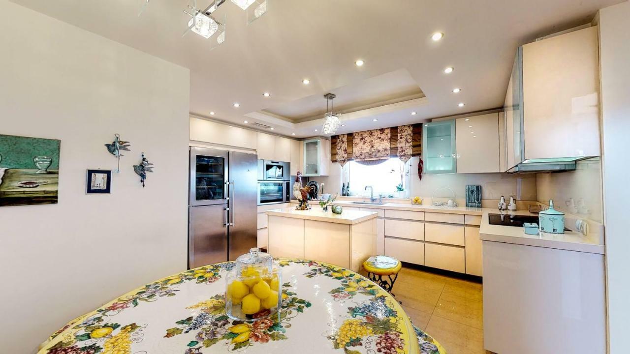 Luxury Villa Allure Dhafnes Экстерьер фото